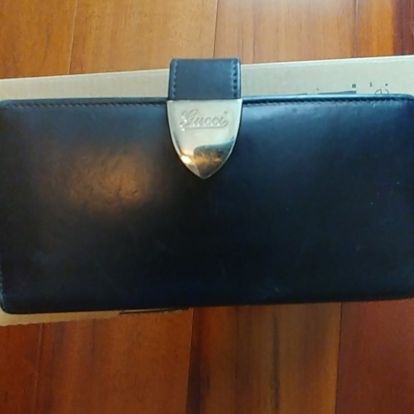 Gucci Wallet - Picture 1 of 2